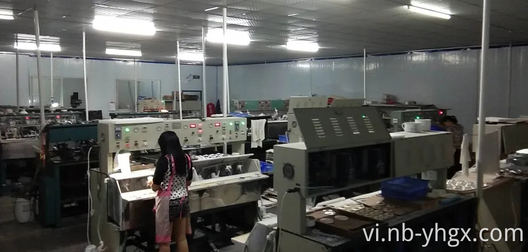 Thấu kính vòm đường kính 8'' với lớp phủ chống phản chiếu